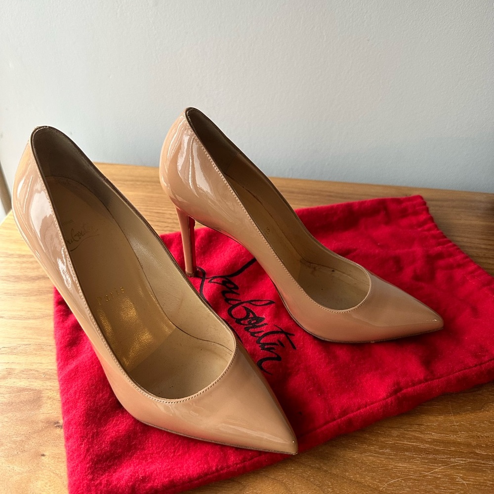 Christian Louboutin Kate Patent Leather Pumps 100mm heel. Size 37.5 - Worn Once
